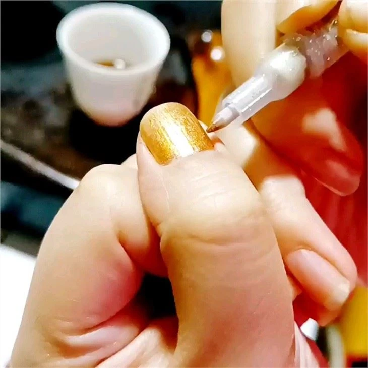 0Stylo marqueur de peinture acrylique à pointe extra fine de 0,7 mm